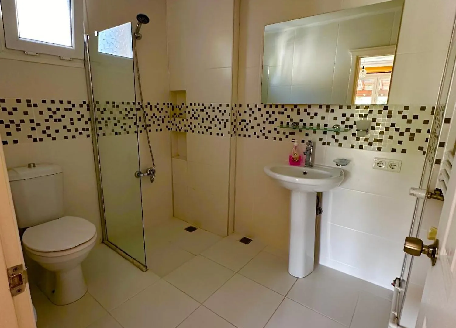 Villa With A Private Pool And Mountain View In A Quiet Area Next To Fores Fethiye